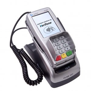Verifone VX 820 Duet er en praktisk frittstående og stasjonær terminal.